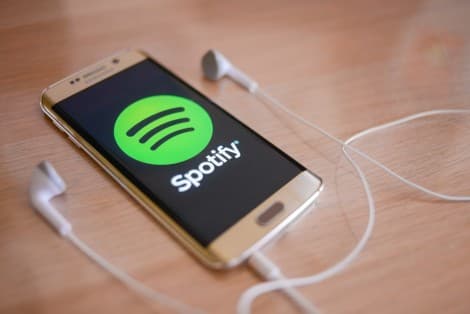 Spotify Details Long-Term Outlook, AI Music Deals With Universal; Shares Jump