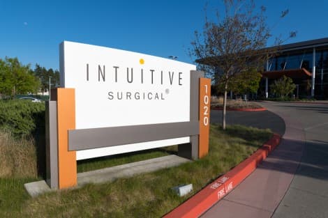 Intuitive Surgical Shares Fall as US da Vinci Procedure Growth Slows