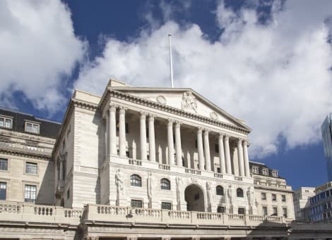 Bank of England Holds Key Rate as Hawkish Members Grow Amid Middle East Conflict