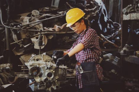 Industrial Production Growth Misses Views as Manufacturing Output Stagnates