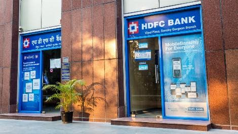 HDFC Bank's Fiscal First-Quarter Profit Rises 5% Despite Margin Pressures