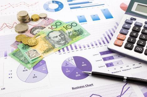 Australian Household Spending Falls 1.1% in April Amid Travel Pullback