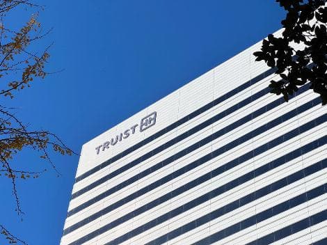 BofA Flags Truist CEO Transition in Latest Broker Downgrade