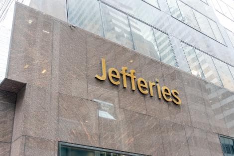 Jefferies to Benefit From Increased Investment Banking Momentum, Oppenheimer Says