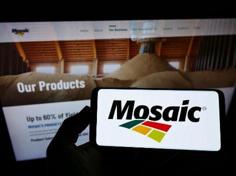 Mosaic First-Quarter Earnings Miss Estimates; Withdraws 2026 Phosphate Production Guidance