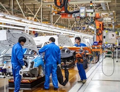 Private Survey Shows China's Manufacturing Activity Accelerates in August, Diverging From Government Data