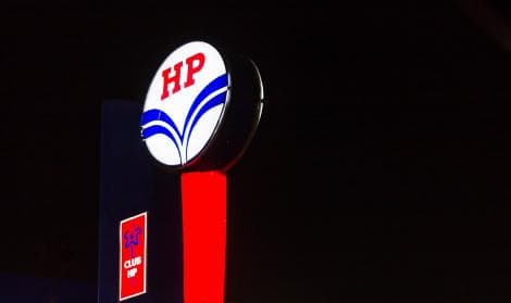 Indian Refiner HPCL Sets Record Fiscal 2026; 'Very Tough' Fiscal First Quarter Warning Weighs on Shares