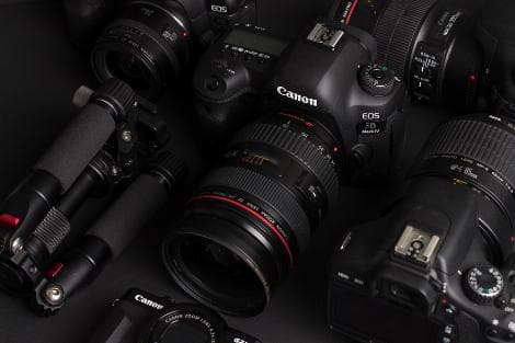 Canon's First-Half Profit Rises 9.8% on Record Sales, Lifts Full-Year Guidance