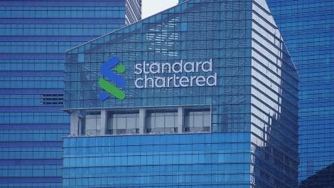 StanChart Lays Out New Medium-term Goals, Job Cuts Amid AI Boom
