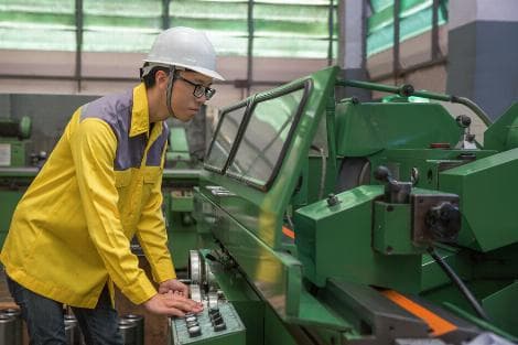 Japan Industrial Production Slips in March; Still Up on Year