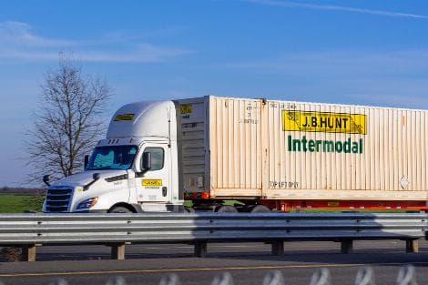 J.B. Hunt Transport Poised for Continued Outperformance, Deutsche Bank Says